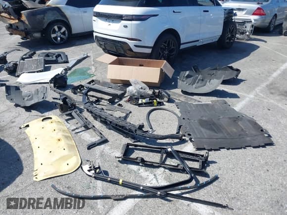 ✅ 2022 Land Rover Range Rover Evoque SE • VIN: SALZP2FX8NH173138 • Lot: 41813283. Listed on IAAI with 52,075 mi. Free auction sales archive from the USA and detailed vehicle history report at DreamBid. Image 19.