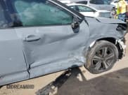 ✅ 2022 Nissan Rogue Platinum • VIN: JN8BT3DC6NW120447 • Lot: 42559369. Wystawiony na IAAI z przebiegiem 13 623 mil. Bezpłatny archiwum sprzedaży aukcyjnych z USA i szczegółowy raport historii pojazdu na DreamBid. Zdjęcie 16.