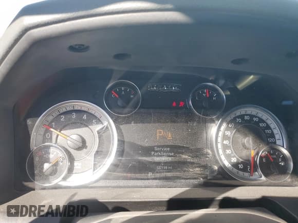 ✅ 2018 Ram 2500 SLT • VIN: 3C6UR5DL1JG290021 • Lot: 86891205. Wystawiony na Copart z przebiegiem 127 199 mil. Bezpłatny archiwum sprzedaży aukcyjnych z USA i szczegółowy raport historii pojazdu na DreamBid. Zdjęcie 9.