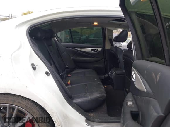 ✅ 2019 Infiniti Q50 Luxe • VIN: JN1EV7AP0KM543195 • Lot: 43446909. Listed on IAAI with 124,233 mi. Free auction sales archive from the USA and detailed vehicle history report at DreamBid. Image 8.