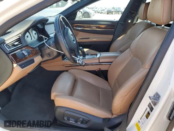 ✅ 2013 BMW 7 Series 750i • VIN: WBAYA8C52DD227658 • Lot: 81815665. Listed on Copart with 61,755 mi. Free auction sales archive from the USA and detailed vehicle history report at DreamBid. Image 7.