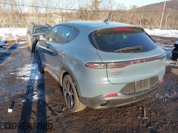 2024 Dodge Hornet R/T with VIN ZACPDFCW2R3A08184, listed as a IAAI auction lot 41355339 with 8,658 mi miles and . Bid and sale history available at DreamBid. Image 3.