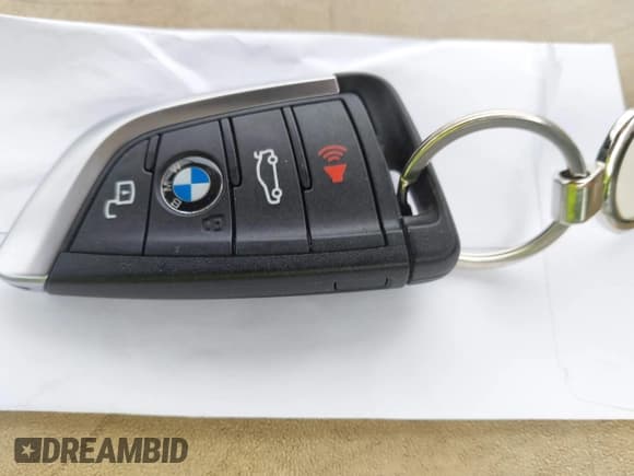 ✅ 2025 BMW X4 xDrive30i • VIN: 5UX33DT06S9Y68475 • Lot: 42243970. Listed on IAAI with 7,543 mi. Free auction sales archive from the USA and detailed vehicle history report at DreamBid. Image 11.