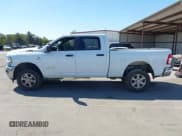 ✅ 2024 Ram 2500 Big Horn • VIN: 3C6UR5DL6RG125089 • Лот: 43172203. Опубликован ранее на IAAI с пробегом 51 595 миль. Бесплатный доступ к архиву аукционных продаж из США и подробный отчёт об истории автомобиля на DreamBid. Изображение 14.