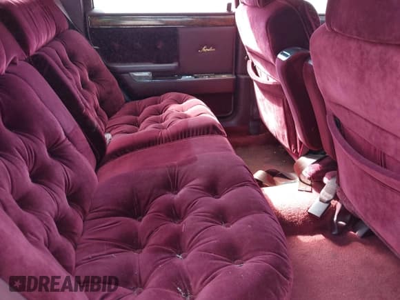 ✅ 1990 Chrysler New Yorker • VIN: 1C3XC66R7LD860297 • Lot: 43191512. Listed on IAAI with 100,310 mi. Free auction sales archive from the USA and detailed vehicle history report at DreamBid. Image 8.