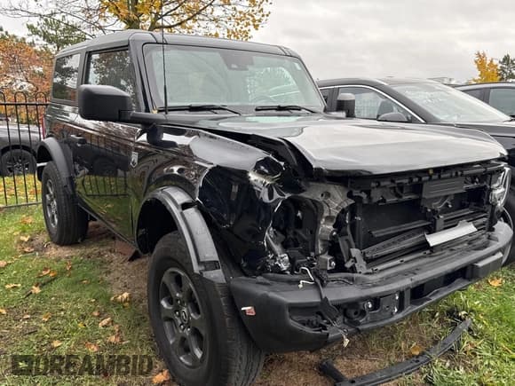 ✅ 2023 Ford Bronco • VIN: 1FMDE5AH3PLB42822 • Lot: 92240965. Listed on Copart with 36,619 mi. Free auction sales archive from the USA and detailed vehicle history report at DreamBid. Image 1.