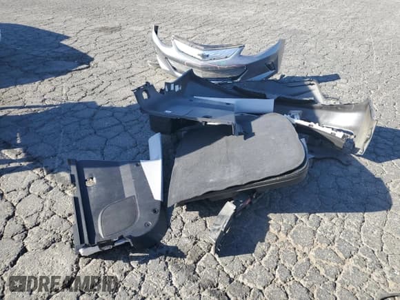 ✅ 2018 Chevrolet Volt LT • VIN: 1G1RC6S58JU125065 • Lot: 81599764. Wystawiony na Copart z przebiegiem 74 199 mil. Bezpłatny archiwum sprzedaży aukcyjnych z USA i szczegółowy raport historii pojazdu na DreamBid. Zdjęcie 12.