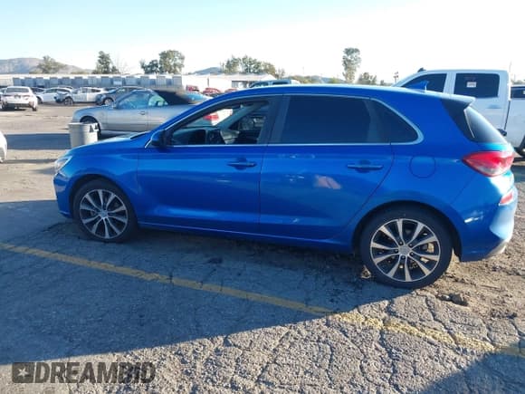 ✅ 2018 Hyundai Elantra • VIN: KMHH35LE7JU025496 • Lot: 43876280. Listed on IAAI with 106,852 mi. Free auction sales archive from the USA and detailed vehicle history report at DreamBid. Image 14.