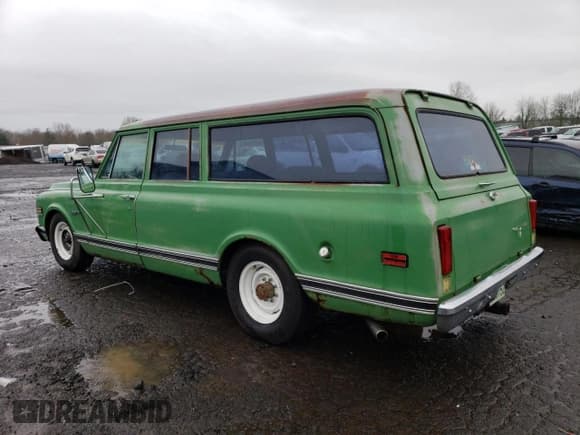 ✅ 1971 Chevrolet Suburban • VIN: CE261Z640706 • Lot: 87385634. Listed on Copart with 818,477 mi. Free auction sales archive from the USA and detailed vehicle history report at DreamBid. Image 2.