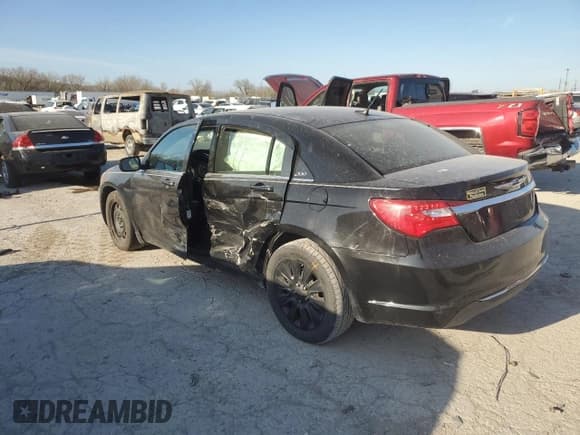 ✅ 2014 Chrysler 200 LX • VIN: 1C3CCBAB5EN167775 • Лот: 50332175. Опубликован ранее на Copart с пробегом 178 543 миль. Бесплатный доступ к архиву аукционных продаж из США и подробный отчёт об истории автомобиля на DreamBid. Изображение 2.