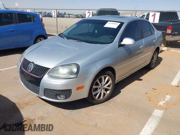 ✅ 2010 Volkswagen Jetta Limited Edition • VIN: 3VWRZ7AJ3AM164562 • Lot: 42498815. Listed on IAAI with 202,324 mi. Free auction sales archive from the USA and detailed vehicle history report at DreamBid. Image 2.