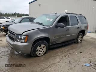 2009 Chevrolet Tahoe Commercial с VIN 1GNFK13029R131033, выставлен на аукционе Copart как лот 81116854 с пробегом 128 684 миль миль и На запчасти • Non repairable. История ставок и продаж доступна на DreamBid. Изображение 1.