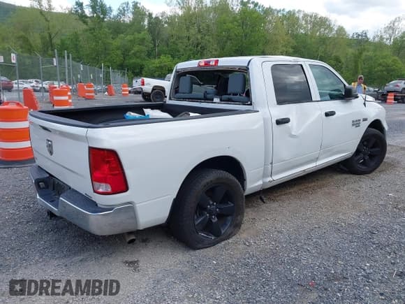✅ 2019 Ram 1500 Express • VIN: 1C6RR6KT5KS552244 • Lot: 42159195. Wystawiony na IAAI z przebiegiem 114 599 mil. Bezpłatny archiwum sprzedaży aukcyjnych z USA i szczegółowy raport historii pojazdu na DreamBid. Zdjęcie 4.