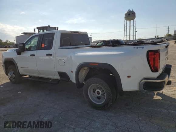 ✅ 2021 GMC Sierra 3500 • VIN: 1GT59SEY8MF203047 • Lot: 84899185. Wystawiony na Copart z przebiegiem 310 479 mil. Bezpłatny archiwum sprzedaży aukcyjnych z USA i szczegółowy raport historii pojazdu na DreamBid. Zdjęcie 2.