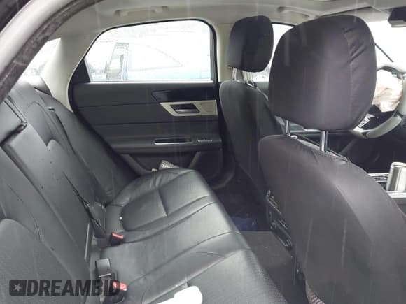 ✅ 2016 Jaguar XF 35t Prestige • VIN: SAJBK4BV9GCY11809 • Lot: 42498266. Wystawiony na IAAI z przebiegiem 72 795 mil. Bezpłatny archiwum sprzedaży aukcyjnych z USA i szczegółowy raport historii pojazdu na DreamBid. Zdjęcie 8.