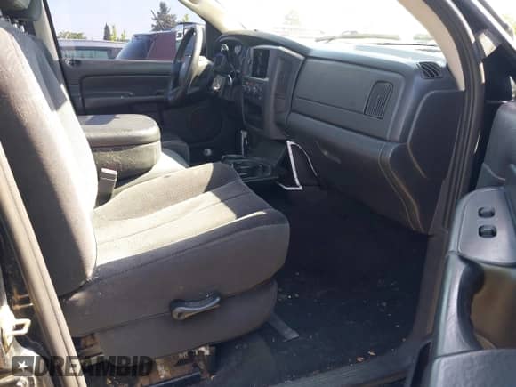 2005 Dodge 3500 SLT z VIN 3D7LS38C05G747324, wystawiony jako IAAI lot #41934314 z przebiegiem Nie podano mil oraz . Historia ofert i sprzedaży dostępna na DreamBid. Obrazek 5.