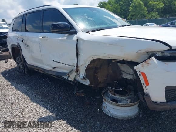 ✅ 2024 Jeep Grand Cherokee Altitude • VIN: 1C4RJKAG4R8593758 • Lot: 42550120. Listed on IAAI with 26,507 mi. Free auction sales archive from the USA and detailed vehicle history report at DreamBid. Image 6.