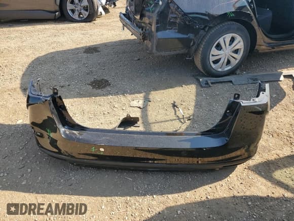 ✅ 2020 Nissan Versa S • VIN: 3N1CN8BV1LL911227 • Лот: 68124145. Опубликован ранее на Copart с пробегом 84 649 миль. Бесплатный доступ к архиву аукционных продаж из США и подробный отчёт об истории автомобиля на DreamBid. Изображение 12.