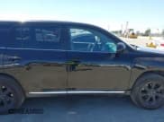 ✅ 2013 Toyota Highlander • VIN: 5TDZA3EH0DS039811 • Lot: 43009824. Listed on IAAI with 393,003 mi. Free auction sales archive from the USA and detailed vehicle history report at DreamBid. Image 13.