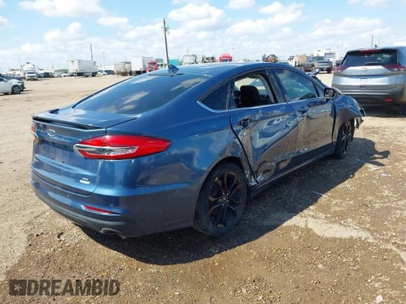 ✅ 2019 Ford Fusion SE • VIN: 3FA6P0HD9KR231582 • Лот: 43257640. Опубликован ранее на IAAI с пробегом 84 431 миль. Бесплатный доступ к архиву аукционных продаж из США и подробный отчёт об истории автомобиля на DreamBid. Изображение 4.