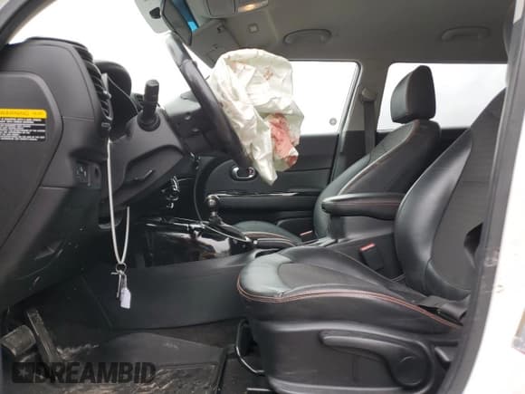 ✅ 2017 Kia Soul + • VIN: KNDJX3AA1H7488211 • Lot: 84001905. Listed on Copart with 141,094 mi. Free auction sales archive from the USA and detailed vehicle history report at DreamBid. Image 7.