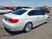 ✅ 2011 BMW 3 Series 335i • VIN: WBAKG7C53BE598107 • Лот: 42498533. Опубликован ранее на IAAI с пробегом 129 784 миль. Бесплатный доступ к архиву аукционных продаж из США и подробный отчёт об истории автомобиля на DreamBid. Изображение 4.