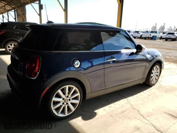 ✅ 2014 MINI Hardtop S • VIN: WMWXM7C59ET985906 • Lot: 65554105. Listed on Copart with 122,009 mi. Free auction sales archive from the USA and detailed vehicle history report at DreamBid. Image 3.