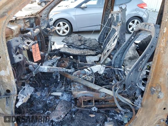 ✅ 2025 Chevrolet Silverado 1500 Custom • VIN: 1GCPABEK6SZ222395 • Лот: 86776385. Опубликован ранее на Copart с пробегом Не указан. Бесплатный доступ к архиву аукционных продаж из США и подробный отчёт об истории автомобиля на DreamBid. Изображение 7.