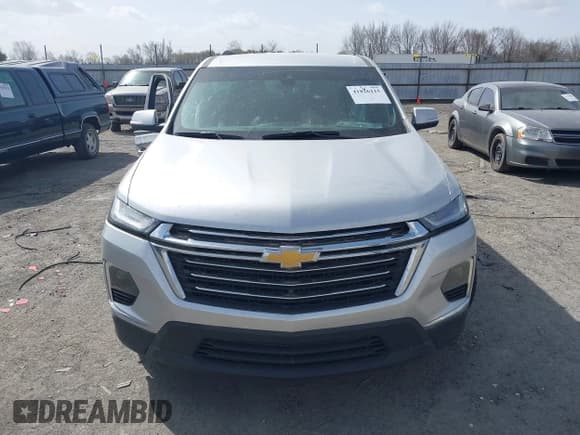 ✅ 2022 Chevrolet Traverse LT • VIN: 1GNEVHKW0NJ151677 • Lot: 41826115. Wystawiony na IAAI z przebiegiem 105 035 mil. Bezpłatny archiwum sprzedaży aukcyjnych z USA i szczegółowy raport historii pojazdu na DreamBid. Zdjęcie 13.