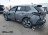 ✅ 2022 Nissan Rogue SL • VIN: 5N1BT3CA3NC713269 • Lot: 42109746. Wystawiony na IAAI z przebiegiem 25 013 mil. Bezpłatny archiwum sprzedaży aukcyjnych z USA i szczegółowy raport historii pojazdu na DreamBid. Zdjęcie 3.