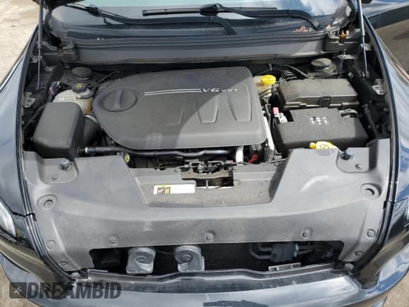 ✅ 2017 Jeep Cherokee Overland • VIN: 1C4PJMJS3HW551101 • Lot: 53347975. Listed on Copart with 60,795 mi. Free auction sales archive from the USA and detailed vehicle history report at DreamBid. Image 12.