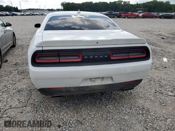 ✅ 2015 Dodge Challenger R/T Plus • VIN: 2C3CDZBT3FH723783 • Lot: 56345183. Wystawiony na Copart z przebiegiem Nie podano. Bezpłatny archiwum sprzedaży aukcyjnych z USA i szczegółowy raport historii pojazdu na DreamBid. Zdjęcie 6.