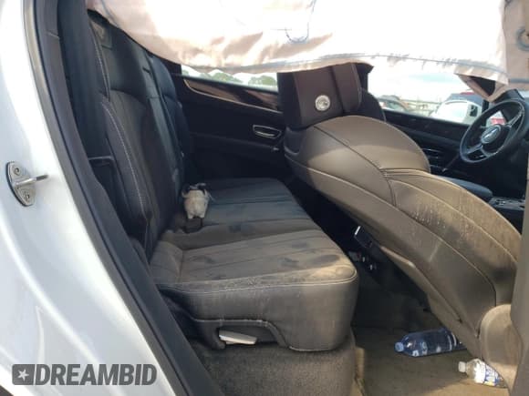 ✅ 2019 Bentley Bentayga V8 • VIN: SJAAM2ZV4KC025246 • Lot: 88336735. Listed on Copart with Not provided. Free auction sales archive from the USA and detailed vehicle history report at DreamBid. Image 11.