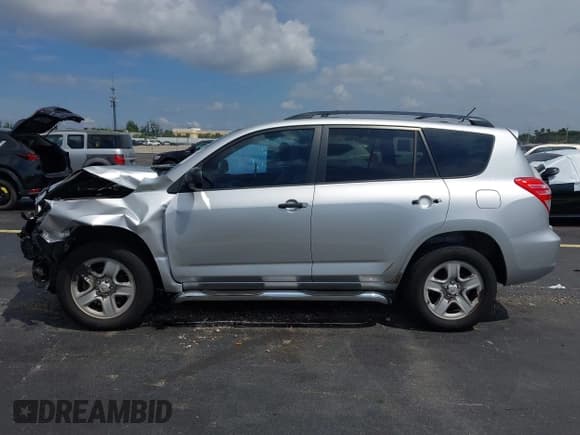 ✅ 2010 Toyota RAV4 • VIN: 2T3KF4DV2AW017741 • Lot: 43174190. Listed on IAAI with 100,867 mi. Free auction sales archive from the USA and detailed vehicle history report at DreamBid. Image 15.