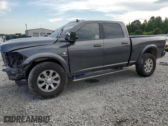 ✅ 2018 Ram 2500 Laramie • VIN: 3C6UR5FL6JG365292 • Lot: 62952235. Wystawiony na Copart z przebiegiem 141 176 mil. Bezpłatny archiwum sprzedaży aukcyjnych z USA i szczegółowy raport historii pojazdu na DreamBid. Zdjęcie 1.