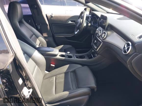 2017 Mercedes-Benz CLA 250 с VIN WDDSJ4EB5HN428030, выставлен на аукционе IAAI как лот 42608535 с пробегом 93 791 миль миль и . История ставок и продаж доступна на DreamBid. Изображение 5.