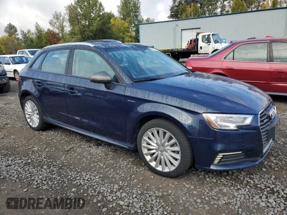 ✅ 2017 Audi A3 e-tron Sportback Premium • VIN: WAUUPBFF1HA036741 • Lot: 87309805. Listed on Copart with 52,342 mi. Free auction sales archive from the USA and detailed vehicle history report at DreamBid. Image 4.