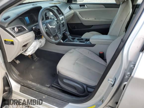 2016 Hyundai Sonata 2.4L z VIN 5NPE24AF4GH411988, wystawiony jako Copart lot #66288885 z przebiegiem Nie podano mil oraz Szkoda całkowita • Salvage title. Historia ofert i sprzedaży dostępna na DreamBid. Obrazek 7.