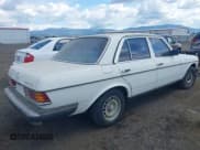 ✅ 1984 Mercedes-Benz 300 D • VIN: WDBAB33A9EA161712 • Lot: 42305252. Listed on IAAI with 142,347 mi. Free auction sales archive from the USA and detailed vehicle history report at DreamBid. Image 4.