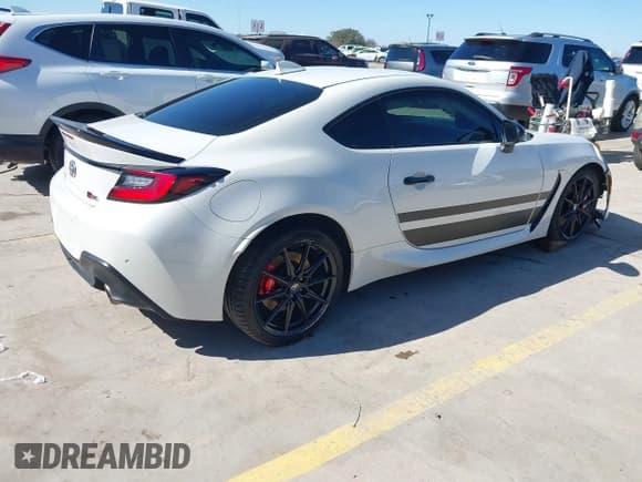 ✅ 2024 Toyota 86 TRUENO Edition • VIN: JF1ZNBM19R8750279 • Лот: 41468207. Опубликован ранее на IAAI с пробегом 15 440 миль. Бесплатный доступ к архиву аукционных продаж из США и подробный отчёт об истории автомобиля на DreamBid. Изображение 4.