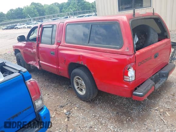 ✅ 2000 Dodge Dakota Sport • VIN: 1B7GL2AN7YS607119 • Лот: 42377808. Размещён на IAAI с пробегом 287 892 миль миль. Получите бесплатный доступ к архиву аукционных продаж из США и посмотрите подробный отчёт об истории автомобиля на DreamBid. Изображение 3.