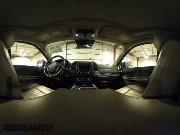 ✅ 2018 Ford Expedition Max Limited • VIN: 1FMJK2AT4JEA00182 • Lot: 43033545. Wystawiony na IAAI z przebiegiem 104 630 mil. Bezpłatny archiwum sprzedaży aukcyjnych z USA i szczegółowy raport historii pojazdu na DreamBid. Zdjęcie 22.