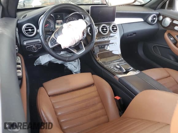 ✅ 2017 Mercedes-Benz C 43 AMG • VIN: WDDWK6EB8HF519622 • Лот: 62942715. Опубликован ранее на Copart с пробегом 30 007 миль. Бесплатный доступ к архиву аукционных продаж из США и подробный отчёт об истории автомобиля на DreamBid. Изображение 8.