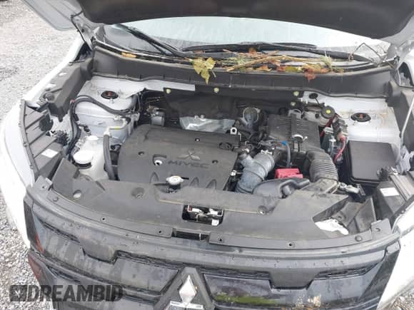 2023 Mitsubishi Outlander ES z VIN JA4ARUAU8PU007536, wystawiony jako IAAI lot #43363060 z przebiegiem 39 272 mil mil oraz . Historia ofert i sprzedaży dostępna na DreamBid. Obrazek 10.