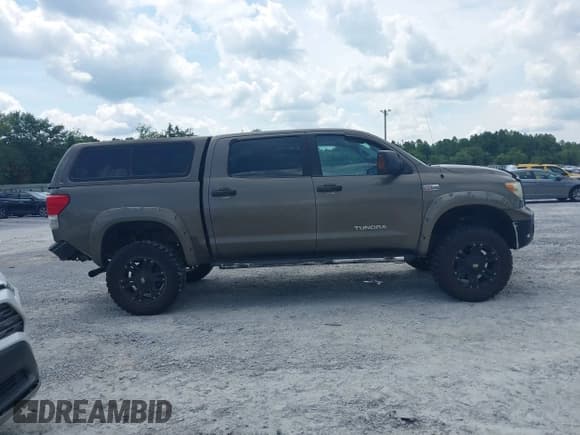 ✅ 2011 Toyota Tundra • VIN: 5TFDW5F19BX165438 • Лот: 42780268. Опубликован ранее на IAAI с пробегом 181 567 миль. Бесплатный доступ к архиву аукционных продаж из США и подробный отчёт об истории автомобиля на DreamBid. Изображение 13.