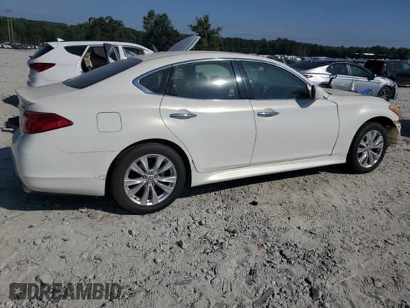 ✅ 2011 Infiniti M • VIN: JN1AY1AR7BM570639 • Lot: 71169175. Listed on Copart with 165,595 mi. Free auction sales archive from the USA and detailed vehicle history report at DreamBid. Image 3.