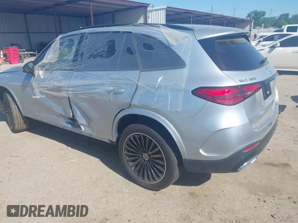 ✅ 2025 Mercedes-Benz GLC 300 • VIN: W1NKM4GB5SF280826 • Lot: 41969668. Listed on IAAI with 349 mi. Free auction sales archive from the USA and detailed vehicle history report at DreamBid. Image 3.