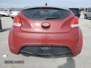 ✅ 2014 Hyundai Veloster • VIN: KMHTC6AD4EU211609 • Lot: 45194775. Wystawiony na Copart z przebiegiem 67 081 mil. Bezpłatny archiwum sprzedaży aukcyjnych z USA i szczegółowy raport historii pojazdu na DreamBid. Zdjęcie 6.