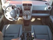 ✅ 2005 Honda Element LX • VIN: 5J6YH28315L033532 • Лот: 69879405. Опубликован ранее на Copart с пробегом 135 364 миль. Бесплатный доступ к архиву аукционных продаж из США и подробный отчёт об истории автомобиля на DreamBid. Изображение 8.