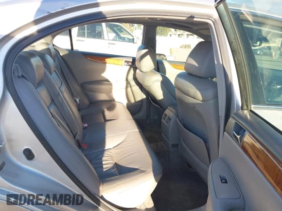 ✅ 2005 Lexus ES 350 • VIN: JTHBA30G355130612 • Лот: 43751051. Опубликован ранее на IAAI с пробегом 192 608 миль. Бесплатный доступ к архиву аукционных продаж из США и подробный отчёт об истории автомобиля на DreamBid. Изображение 8.